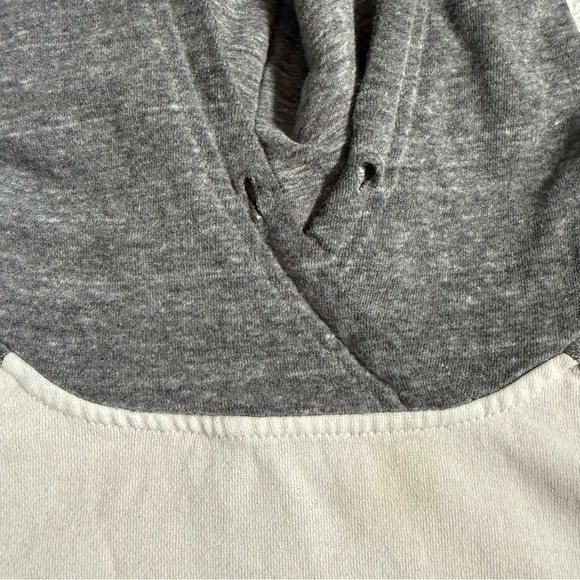 NASHVILLE PREDATORS / NHL / 47 GRAY AND WHITE COLORBLOCK HOODIE WITH LOGO SIZE S - Picture 6 of 8